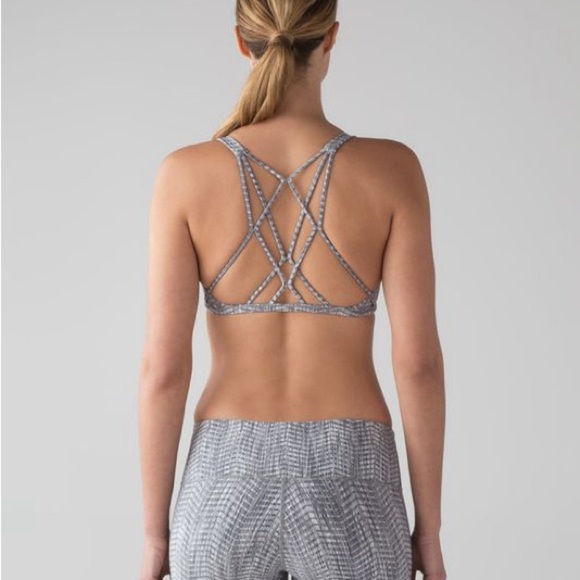 Lululemon Free To Be Zen Bra
Luon Arrow Jacquard Battleship Silver Spoon - Picture 2 of 10